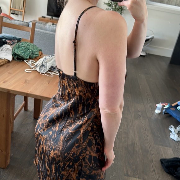 Satiny mocha swirl mini dress - Picture 2 of 2